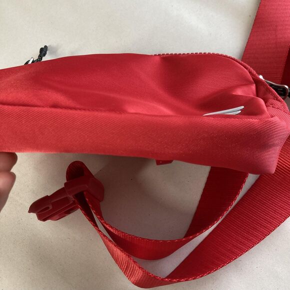 Fabletics Belt Bag Fanny Pack Small Red Zip Solid Polyester Nylon Women 8x4" - Picture 14 of 16